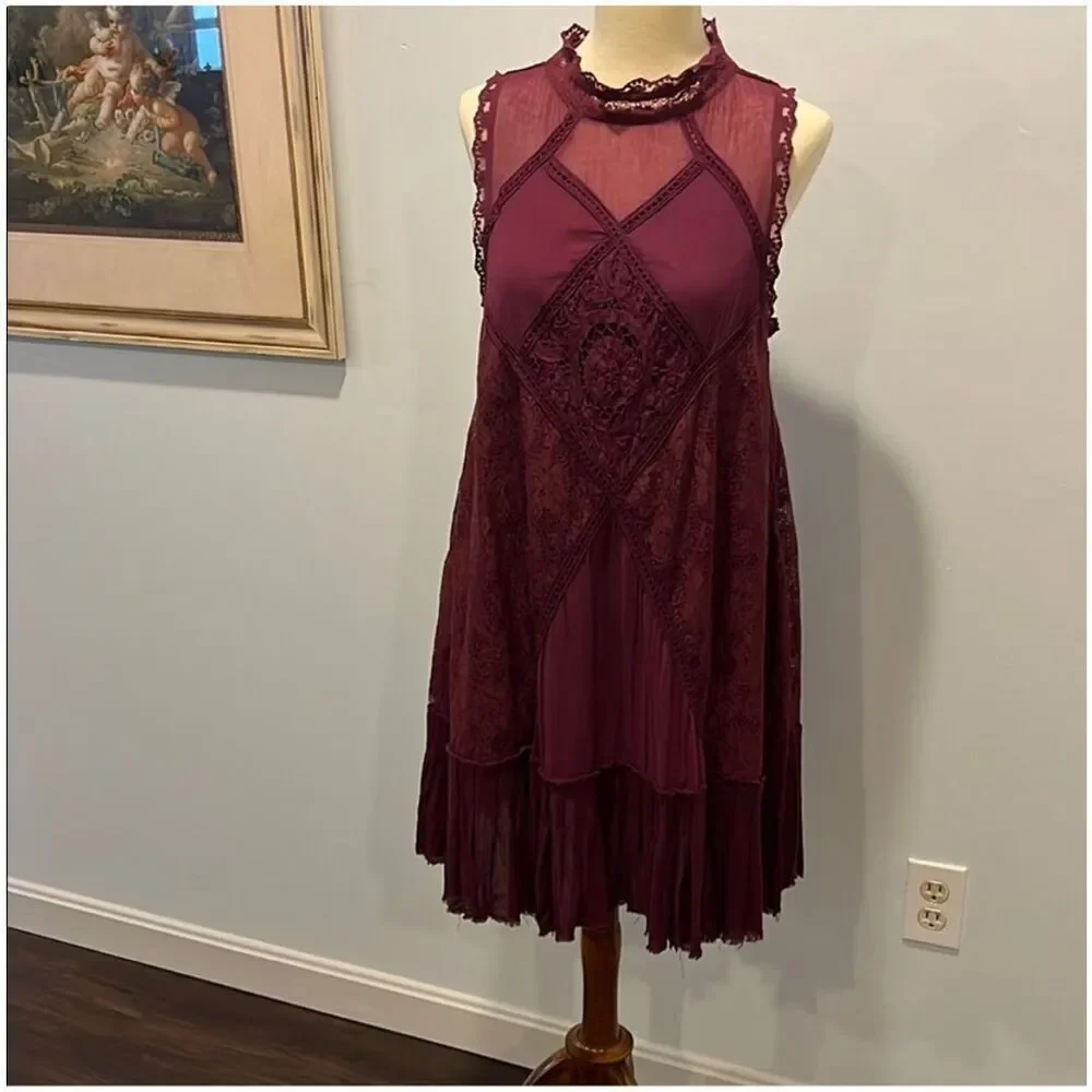FREE PEOPLE | angel lace mini dress in wine M